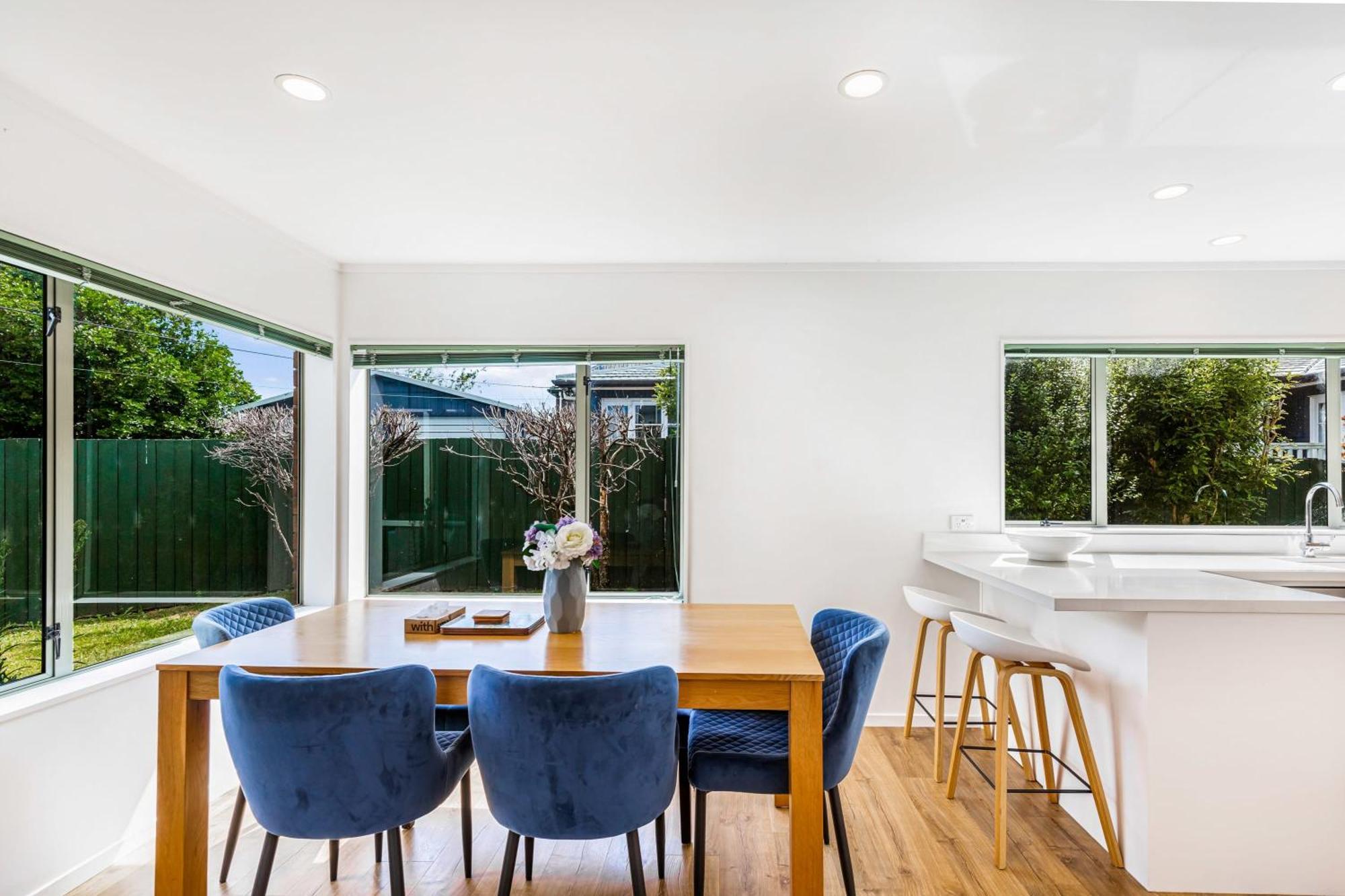 Private And Sunny 3-Bedroom Home With Parking Auckland Eksteriør billede