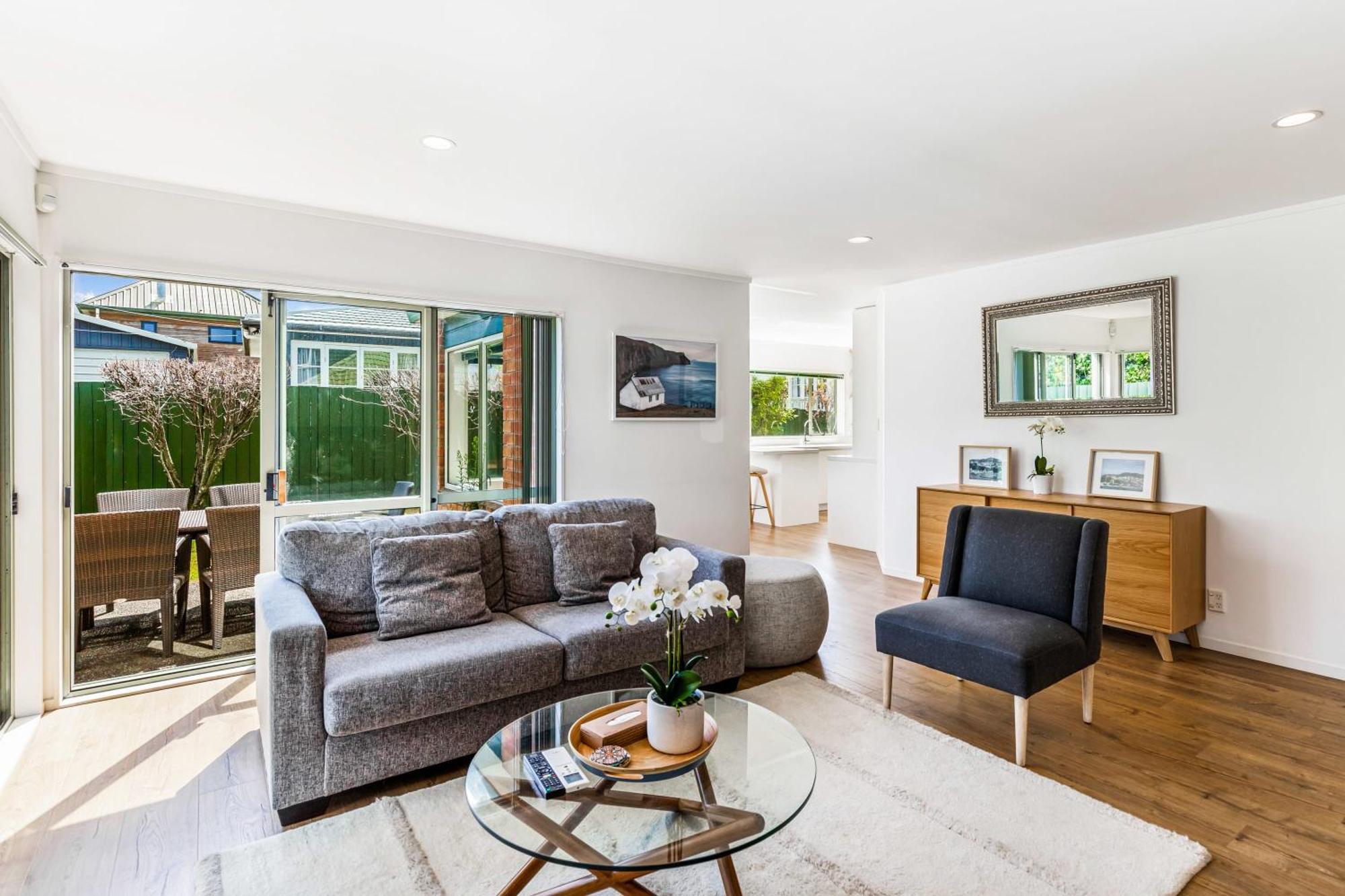 Private And Sunny 3-Bedroom Home With Parking Auckland Eksteriør billede