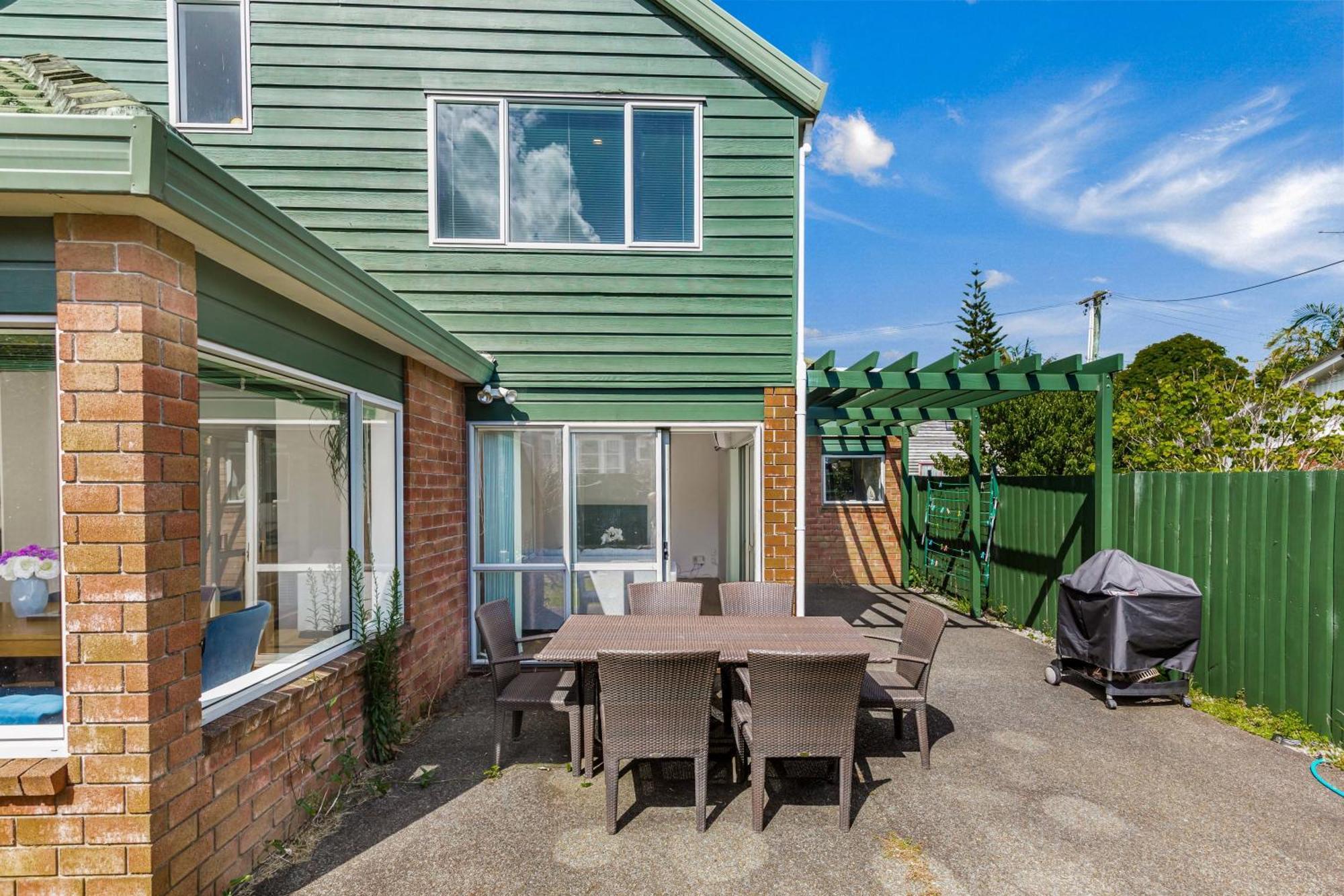 Private And Sunny 3-Bedroom Home With Parking Auckland Eksteriør billede