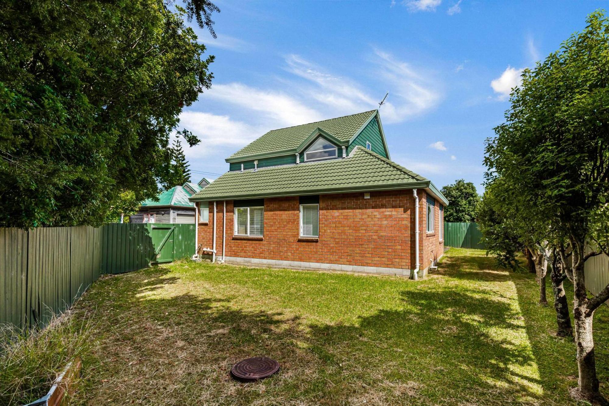 Private And Sunny 3-Bedroom Home With Parking Auckland Eksteriør billede